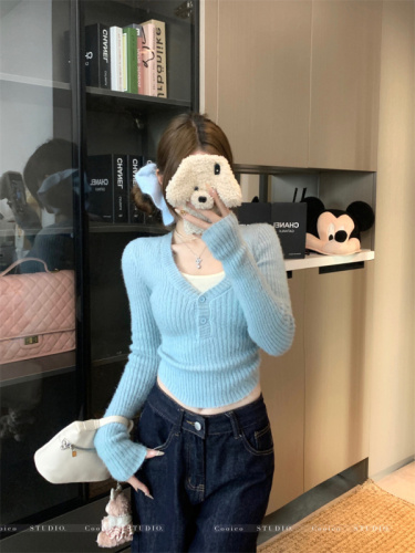 Soft and glutinous wool texture fake two-piece v-neck long-sleeved wool sweater for women pure inner base shirt