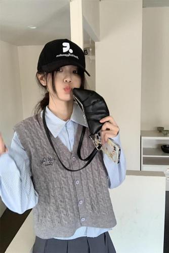 Real-life price, fur collar, off-shoulder loose pullover sweater for women, winter gray casual straight knitted shorts two-piece set