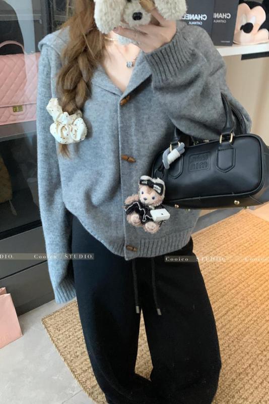 Solid color slim cardigan with hooded horn button age-reducing sweater jacket