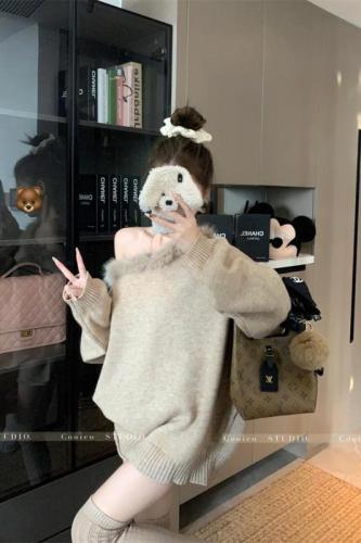 Real-life price, fur collar, off-shoulder loose pullover sweater for women, winter gray casual straight knitted shorts two-piece set