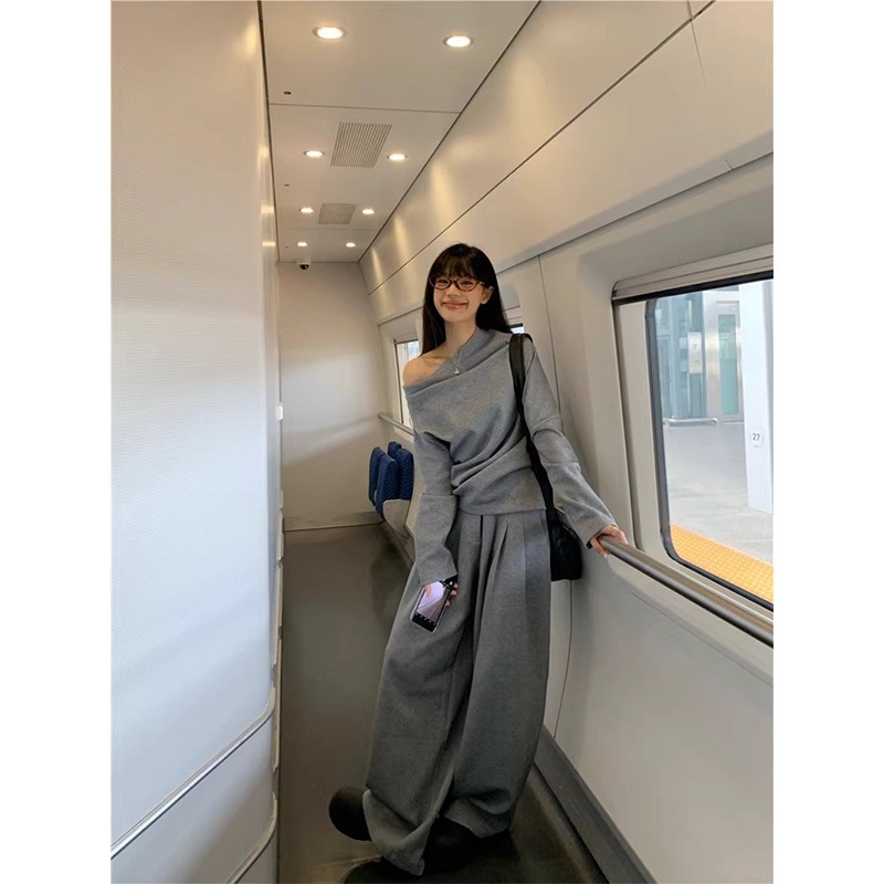 Casual sports suit design niche American gray off-shoulder sweatshirt for women in autumn wide-leg trousers two-piece set