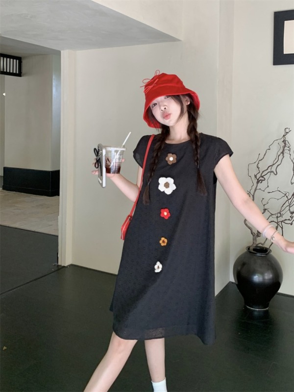 Japanese literary and cute handmade three-dimensional hook flower round neck embroidered dress loose slim skirt