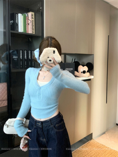 Soft and glutinous wool texture fake two-piece v-neck long-sleeved wool sweater for women pure inner base shirt