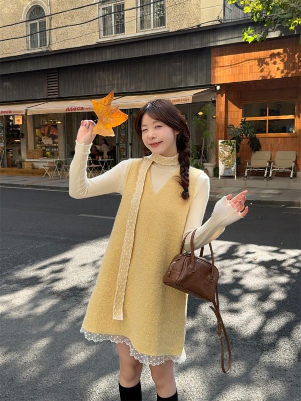 New winter lace lace tied V-neck lamb wool vest dress + turtleneck base shirt