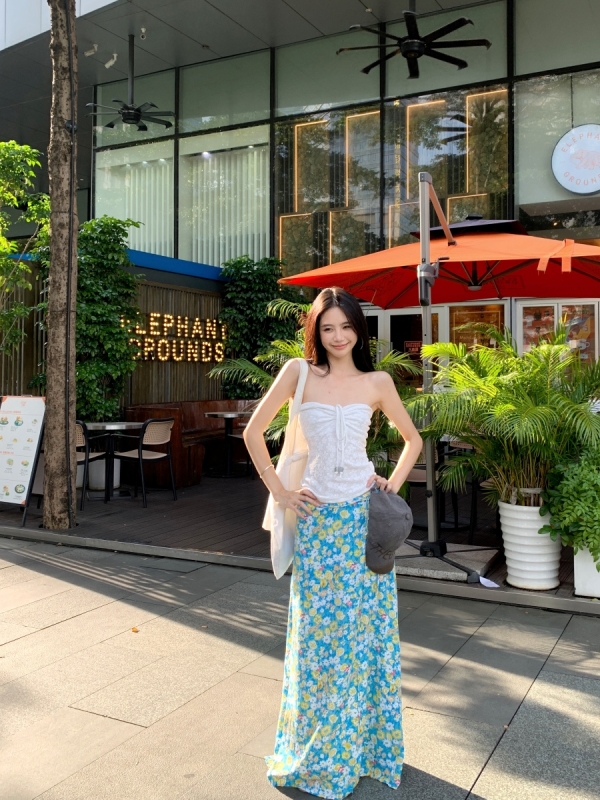 Design-sensory halter neck drawstring top long strap floral skirt two-piece set