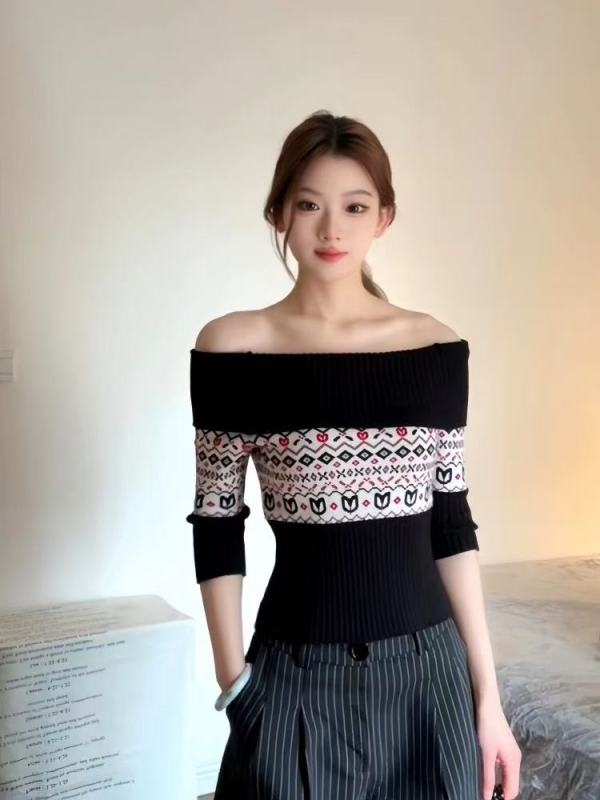 Retro Fair Island Jacquard One-Shoulder Sweater for Women in Early Spring Fashionable and Unique Super Beautiful Slim Off-Shoulder Sweater