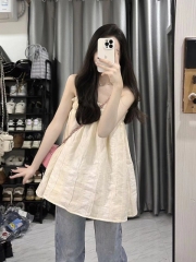 Korean version of gentle pure and delicate collarbone suspender niche loose ins design tube top