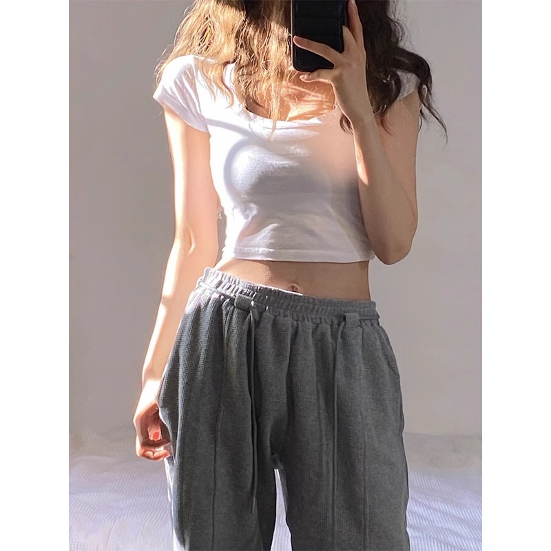 Design sense U-neck white short-sleeved T-shirt for women