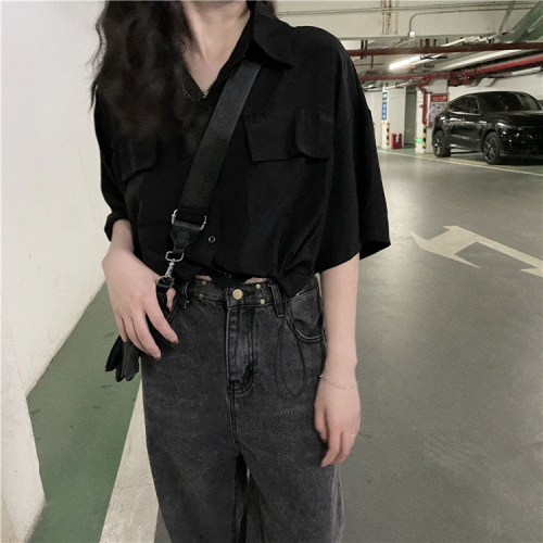 Design-sensual niche black shirt for women loose lazy style short drawstring top