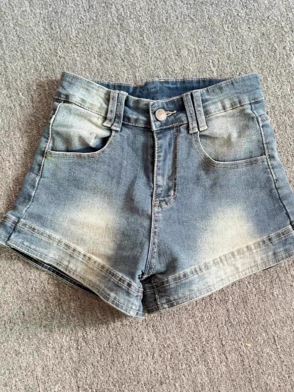 American retro high-waisted jeans women's summer new niche hot girl shorts sweet and spicy design pants