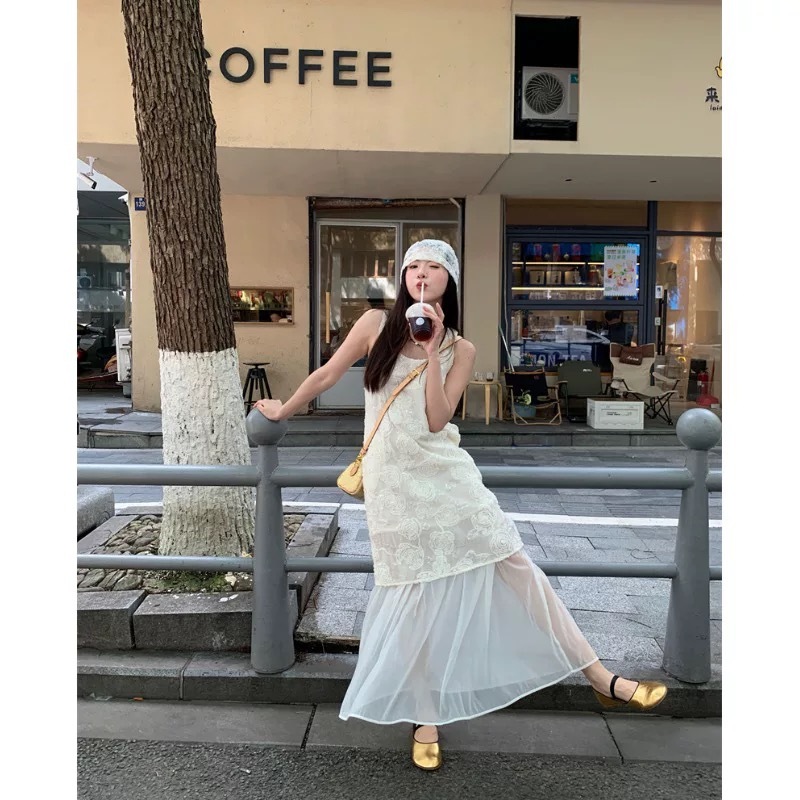 New Chinese-style texture embroidered splicing suspender dress for women in spring beach vacation temperament high-end beach long skirt