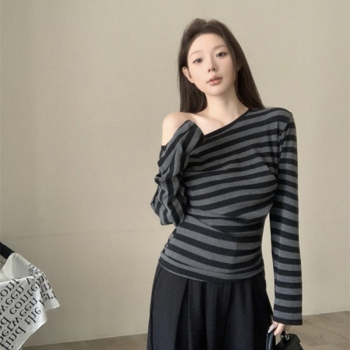 Design-striped one-length T-shirt for women in spring new style waist-slimming inner bottom shirt top
