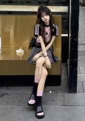 Retro hot girl front shoulder short-sleeved T-shirt + high-waisted A-line skirt