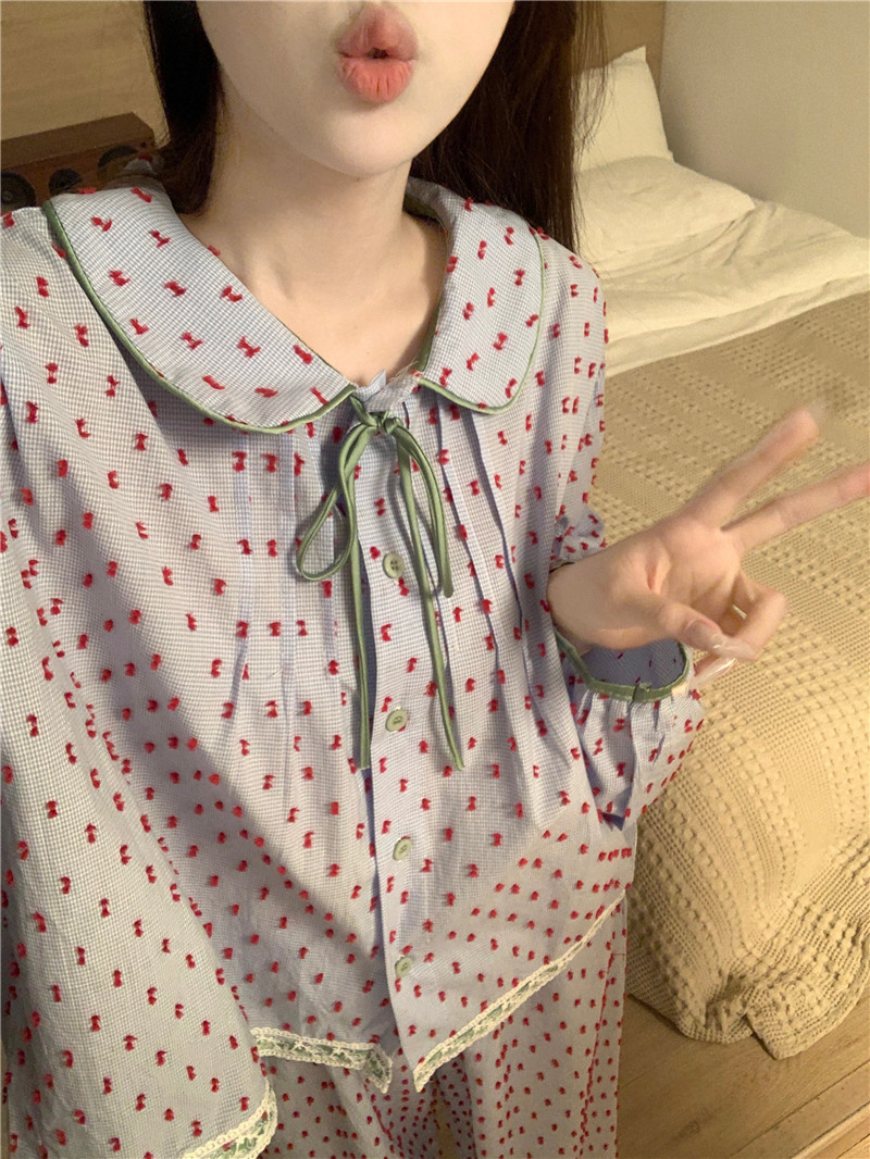 Real shot of Korean version sweet little fresh jacquard embroidered plaid cute doll collar autumn outdoor wear home clothes set