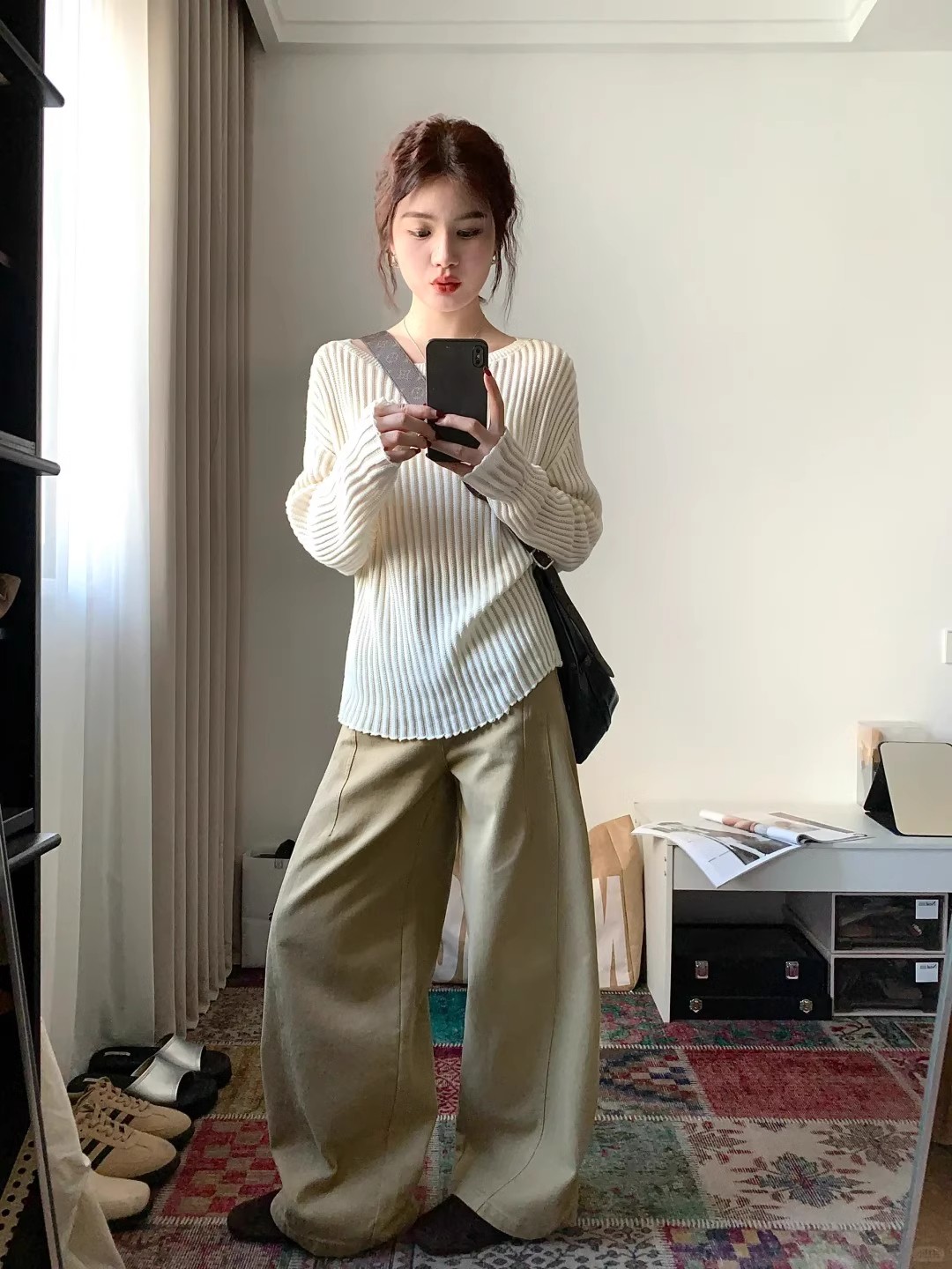 白色針織衫女2025早春穿搭新款圓領鏤空設計感小個子顯瘦內搭上衣