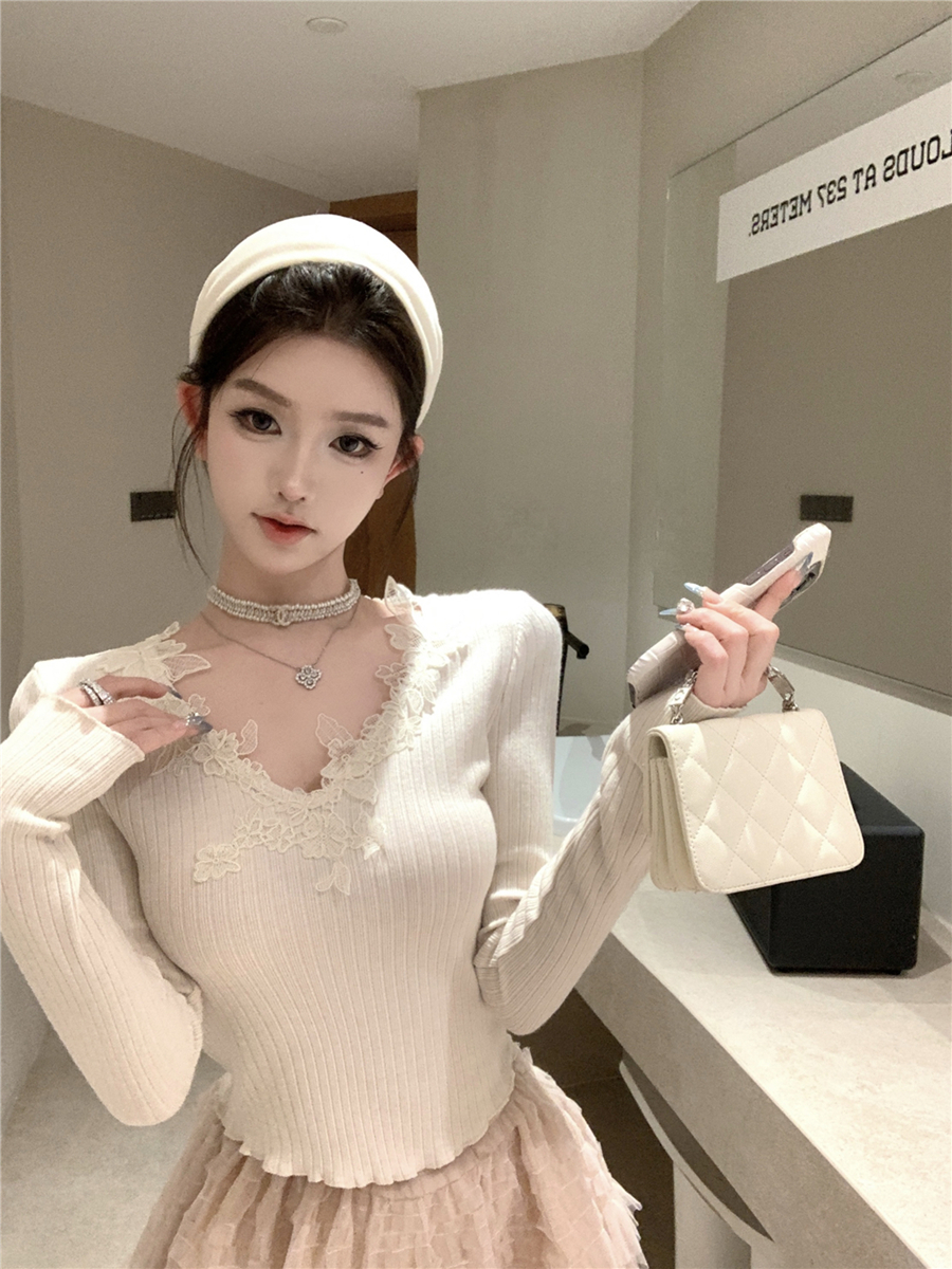 Real shot of retro sexy V-neck lace neck slim fit slim T-shirt top for women