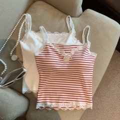 Real shot of spring lace lace suspenders