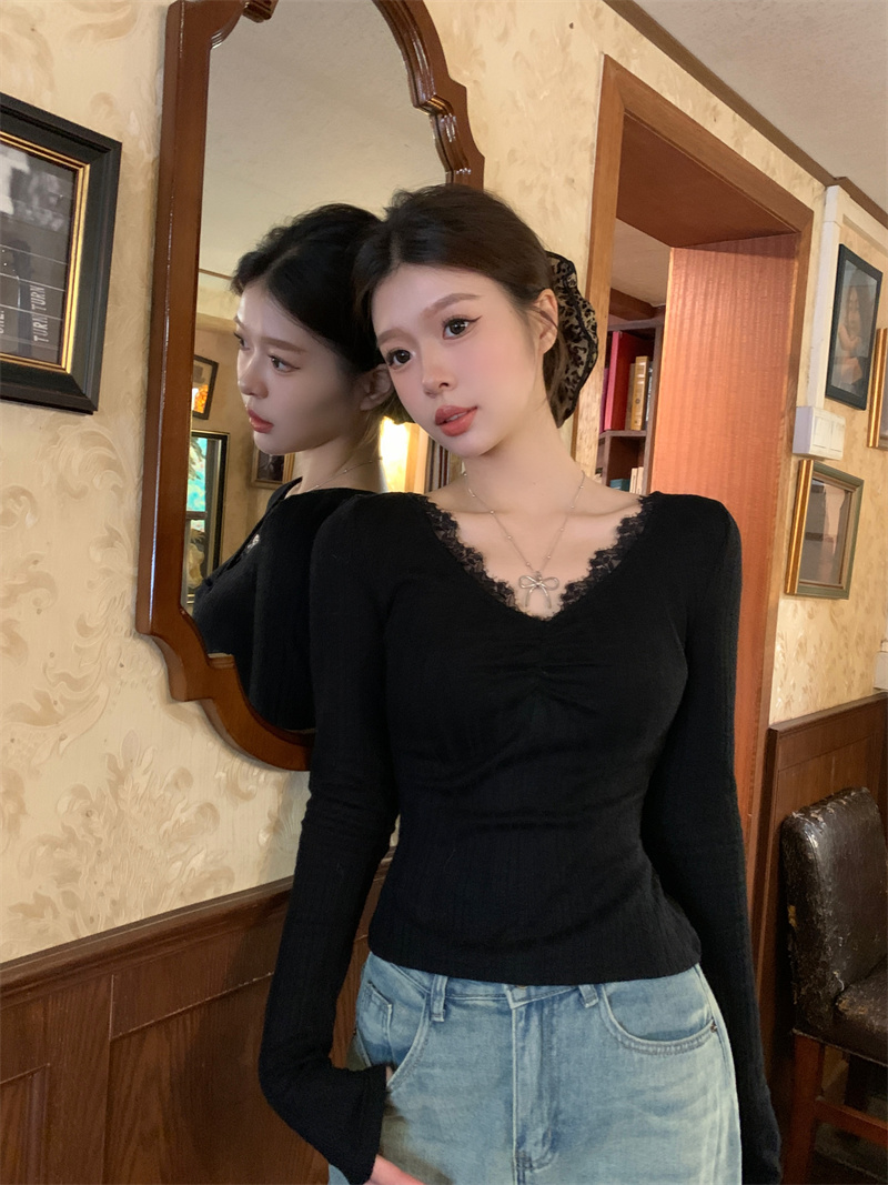 Real shot of long-sleeved base shirt for women in spring 2025 new lace inner short style slim fit v-neck top