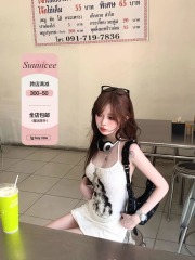 Suuuicee 忙內甜寵 性感純欲掛脖露背吊帶裙小狗印花綁帶針織短裙