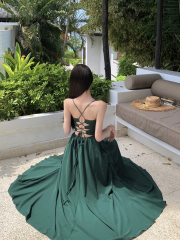 Real shot of retro pure sexy V-neck suspender dress for women on vacation style slim and slim temperament waist-hugging big sling skirt