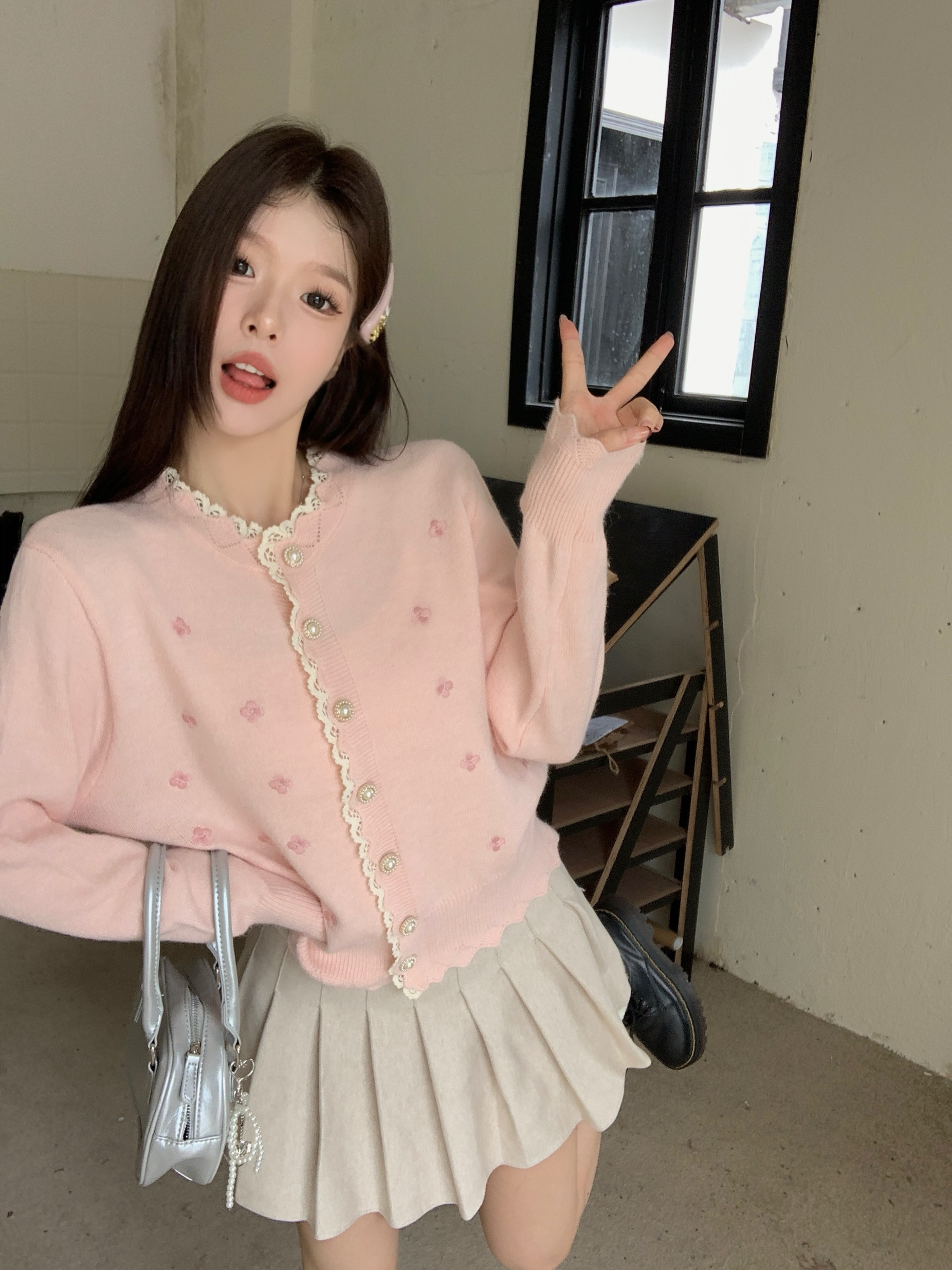Real photo Korean sweet lace jacket for women's spring and autumn loose short long sleeve thin knitted cardigan