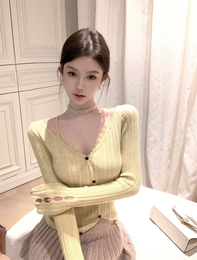Real shot, irregular design sense lace splicing sweater, autumn hot girl base shirt top