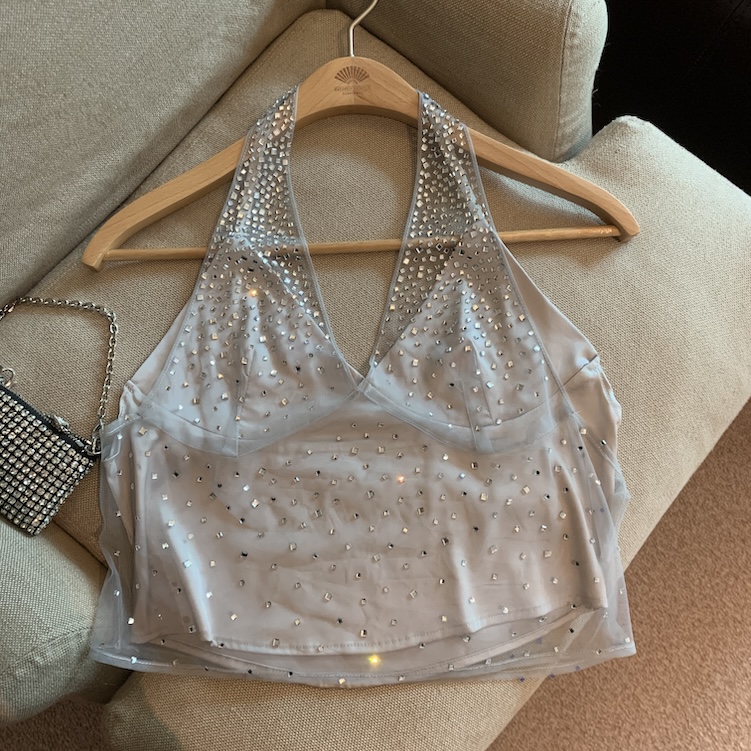 Real shot of two-piece summer ironing diamond set perspective suspender