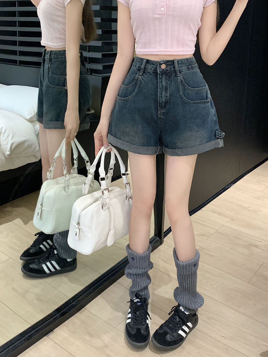 Real shot of 2025 spring retro washing curly wide-leg denim shorts for women with high waist slimming straddle hot pants