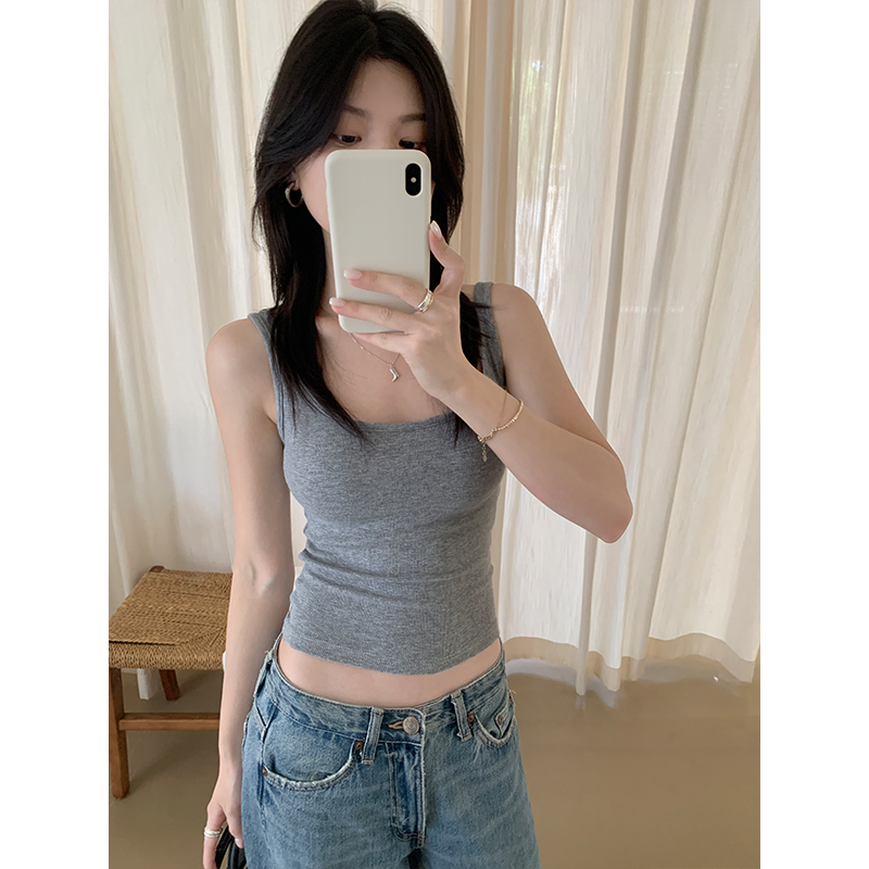 Real-life hot girls in spring and summer wear sleeveless suspender vest women's one-piece versatile top with chest pad