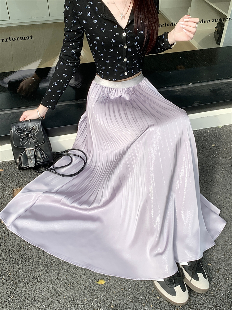 Real shot of new sparkling pearlescent satin pleated skirt for women with large swaying pleated versatile drooping fairy long skirt