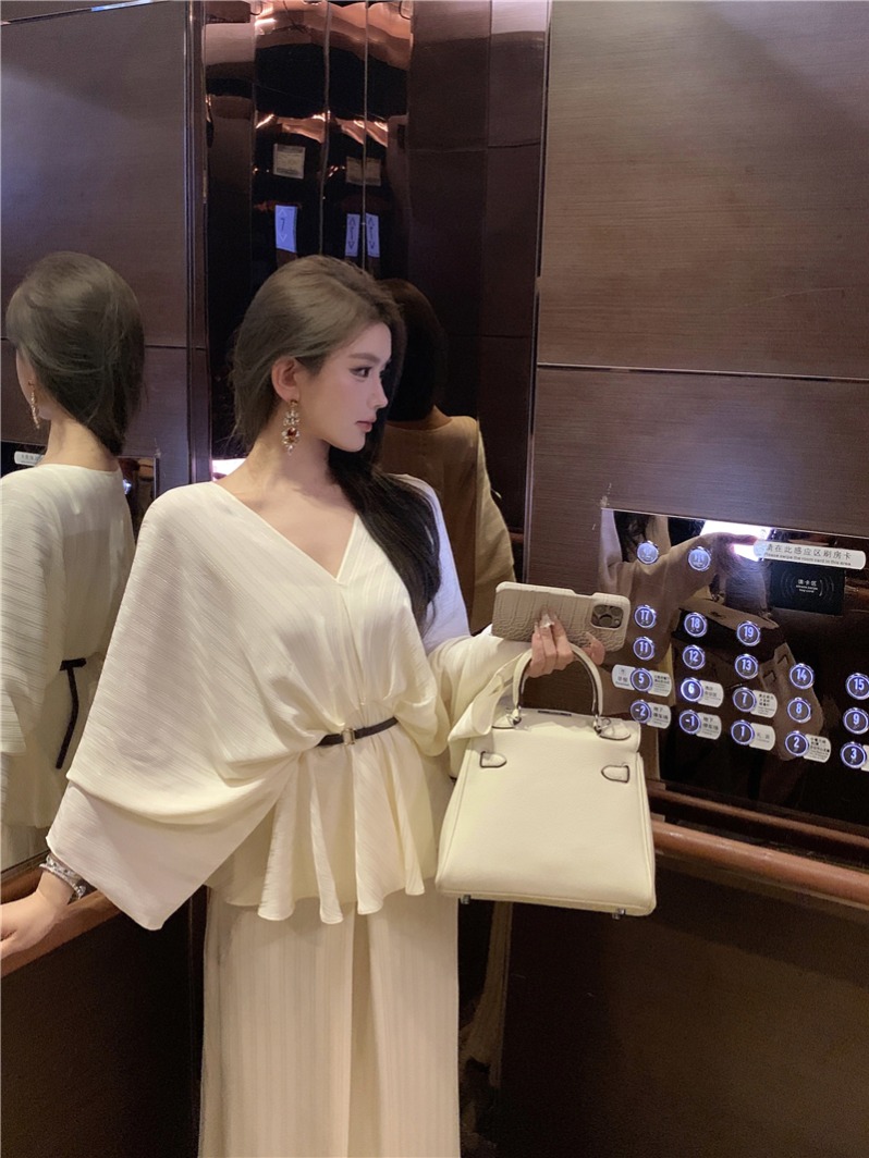 Real shot~Beige high-end temperament V-neck top + draped straight wide-leg trousers