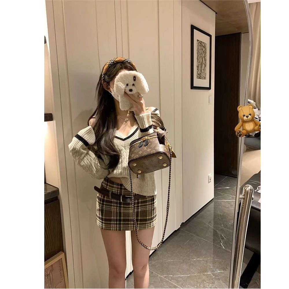 套裝女2025秋冬季新款慵懶風v領寬鬆短款拼色毛衣高腰格子半身裙