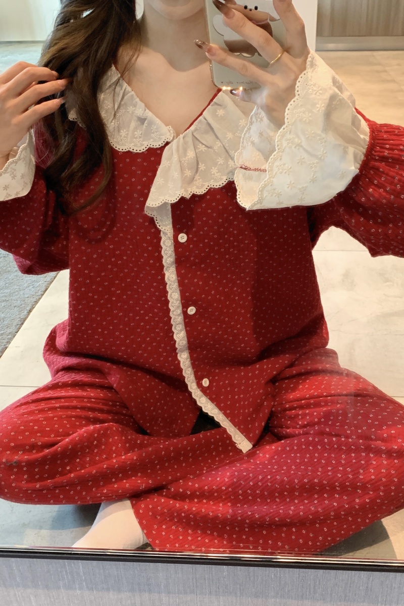 Real shot of Korean version of spring Angola's lucky red princess style lace lapel home clothes set