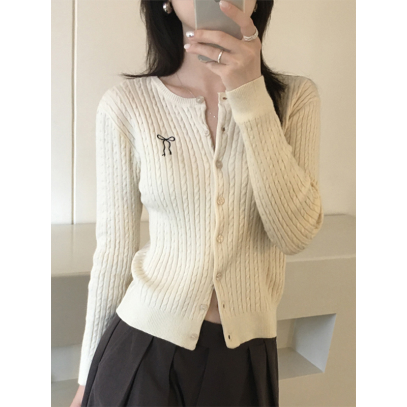 Real shot of new twist knitted sweater and sweater for women 2025 early spring classic round neck shoulder cardigan top for women