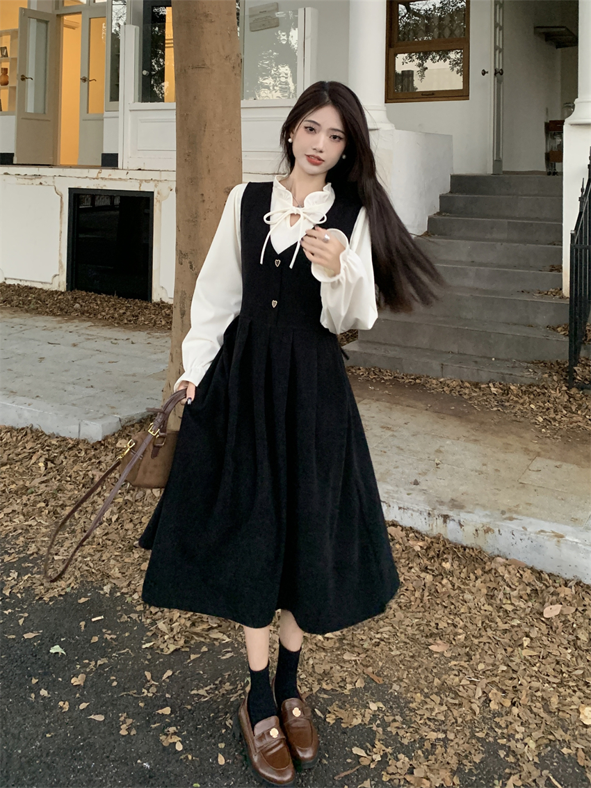 Real shot of the new spring French long-sleeved top corduroy tea-style dress simple skirt fashionable suit for women