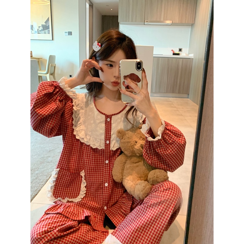 Real shot of Korean version of sweet princess style small red grid contrast embroidery heavy industry lace long-sleeved home clothing set