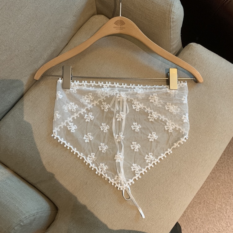 Real shot of spring lace bow lace