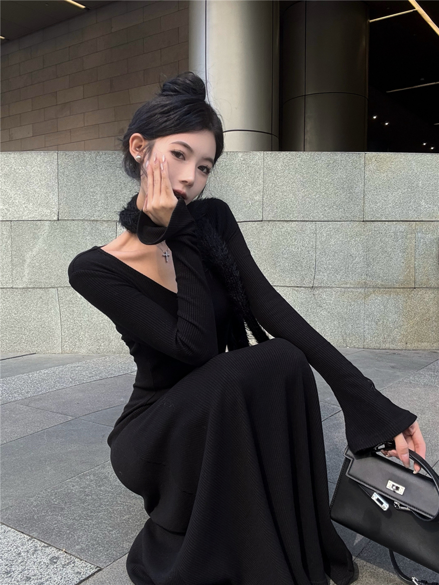 Real shot of retro sexy multicolor knitted dress for women Christmas Korean gentle V-neck base long skirt for women