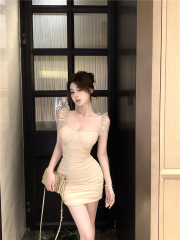 Real photo of a small person on vacation 2025 new temperament, slim lace suspender hip-pack dress