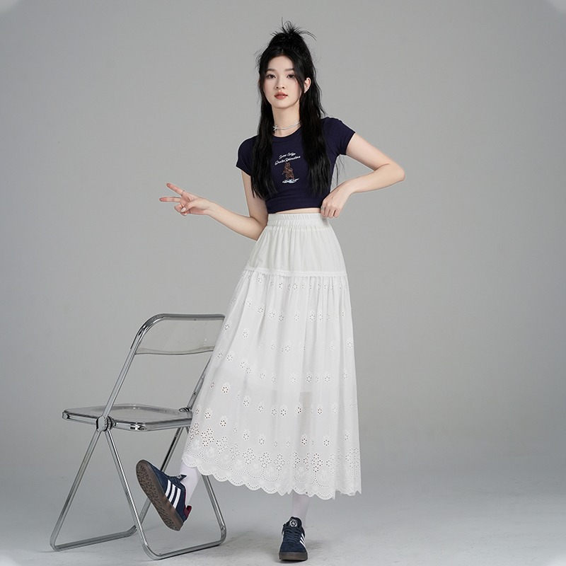 Real shot of 2025 new Korean version design embroidered hollow cotton cloth large sling mid-length skirt for women