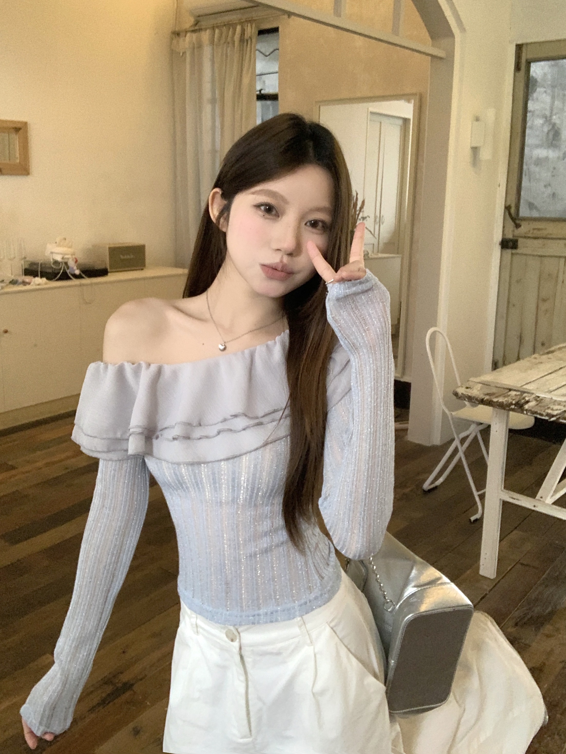 Real shot of ruffled blue off-shoulder long-sleeved knitted slim-fit design hot girl short base shirt top