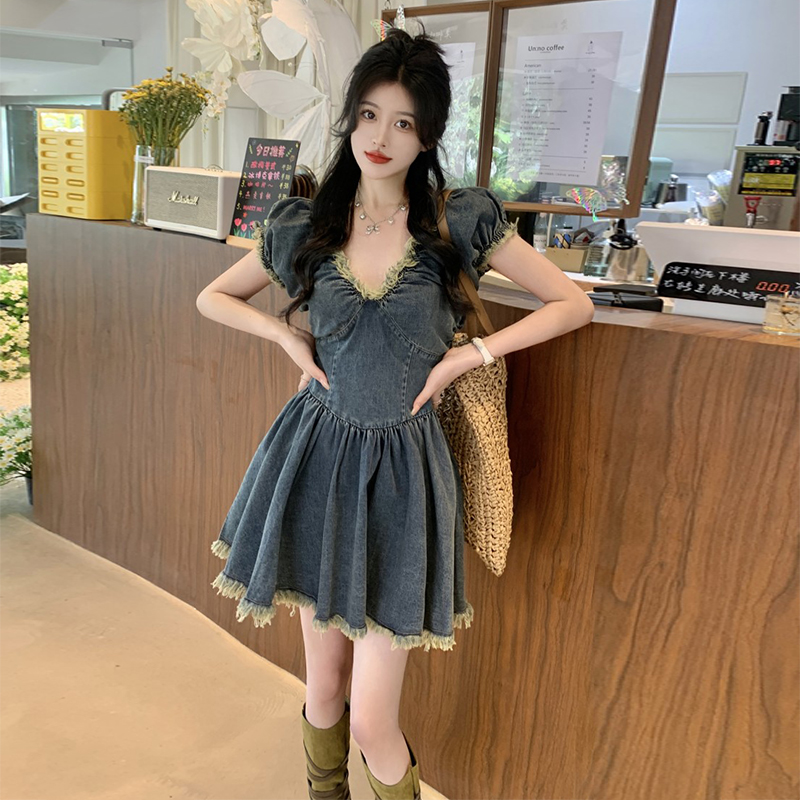 Summer large size fat mm design sense small person with waist-hugging slim skirt hot girl denim dress