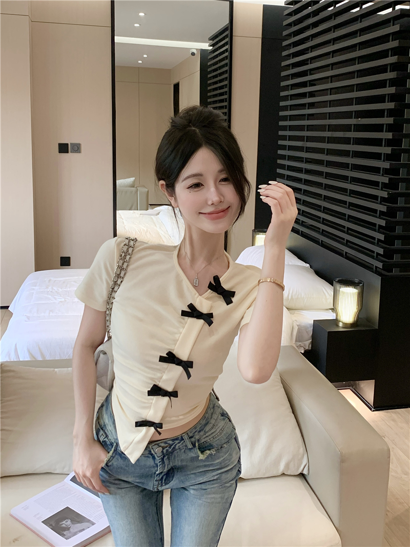 Real shot~ Short slim short-sleeved women's design niche tops make them look slim and irregular new Chinese T-shirt
