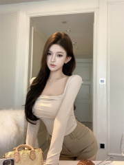 Real shot, design-slim and slim with chest pads, square collar pullover base shirt, long-sleeved T-shirt