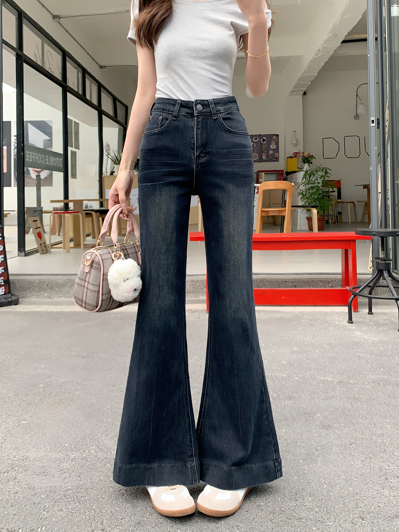 Real shot #New loose, light-flat denim trousers for women's design, big trousers, wide-leg floor-sleeved horseshoe pants