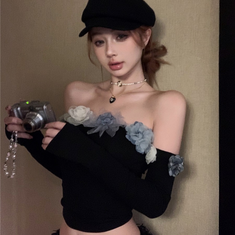 Real shot of retro sexy three-dimensional flower one-shoulder top T-shirt