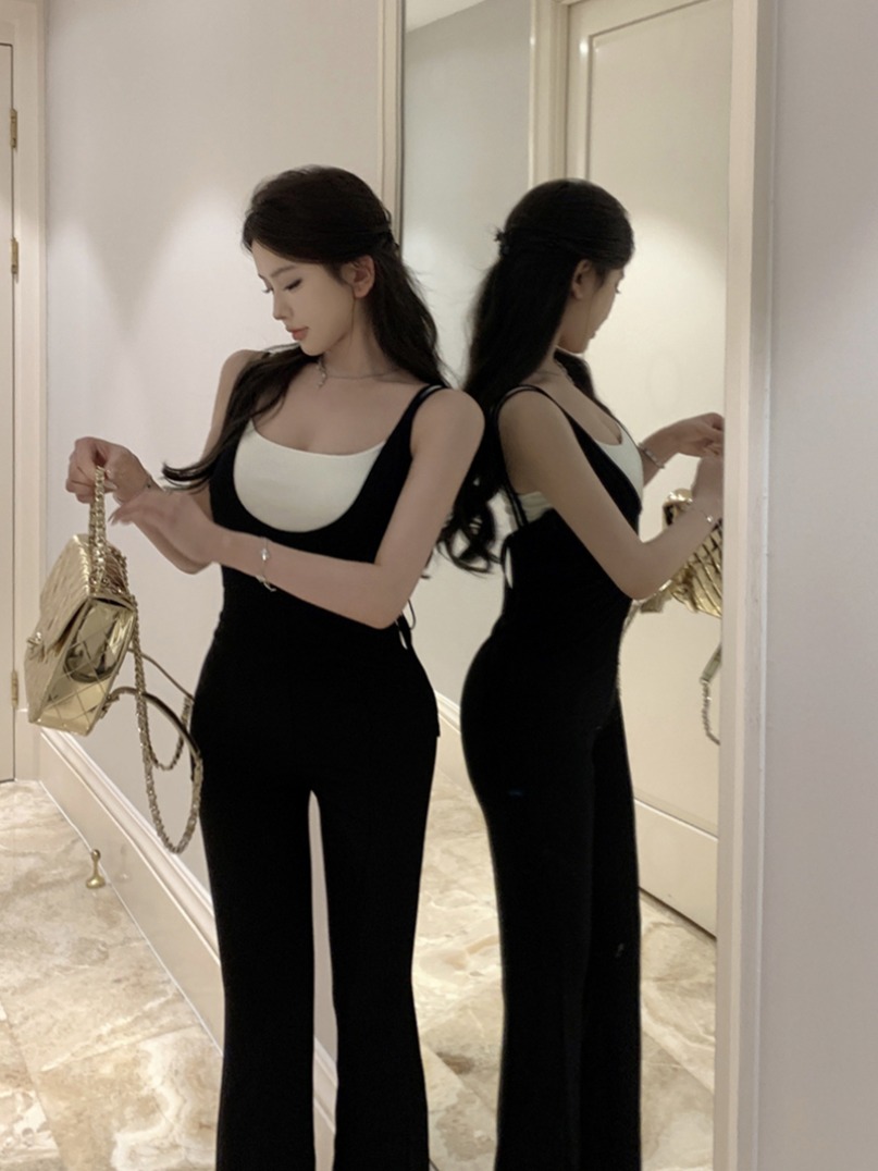 Real shot of sexy black high-end U-neck micro-flare overalls trousers + chest pad vest suspender two-piece set for women
