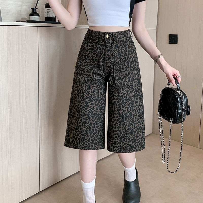 Real shot~ American retro leopard print five-point shorts for women's summer new design hot girl wide-leg 7-point medium pants