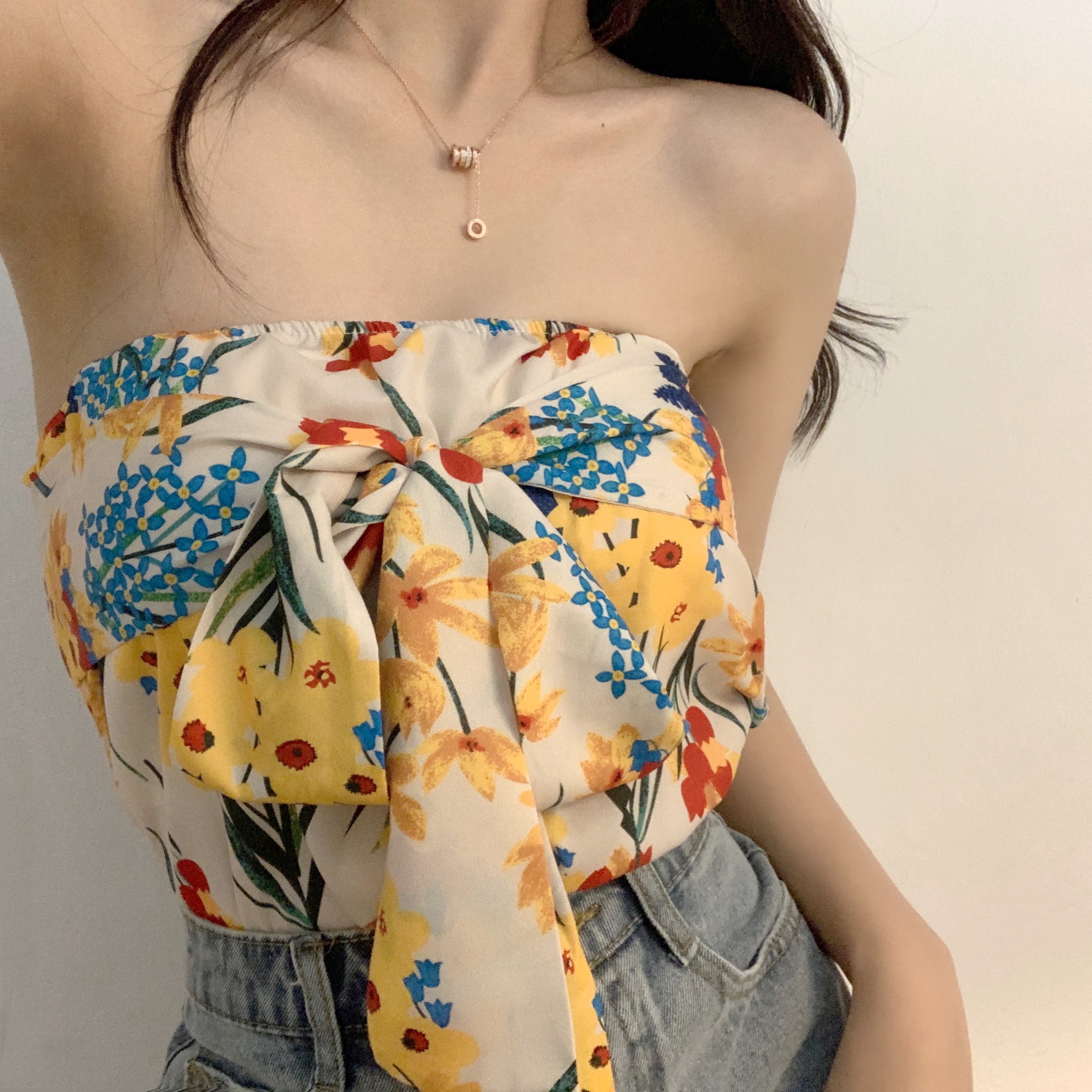 Real shot of new summer floral suspender straps and Korean version sexy slim vest design shoulderless top for women