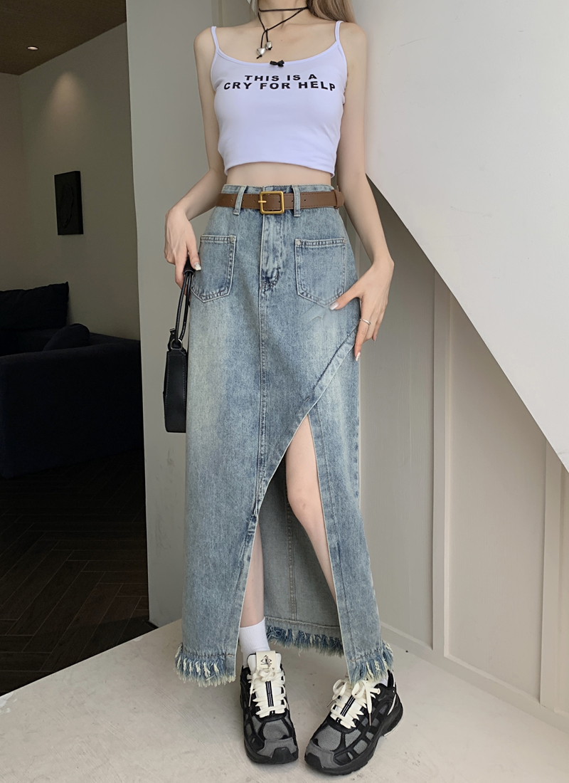 Real shot of 2025 spring retro Hong Kong style high waist double pocket irregular slit rosy hip denim skirt